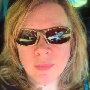 Meet your Posher, Loretta